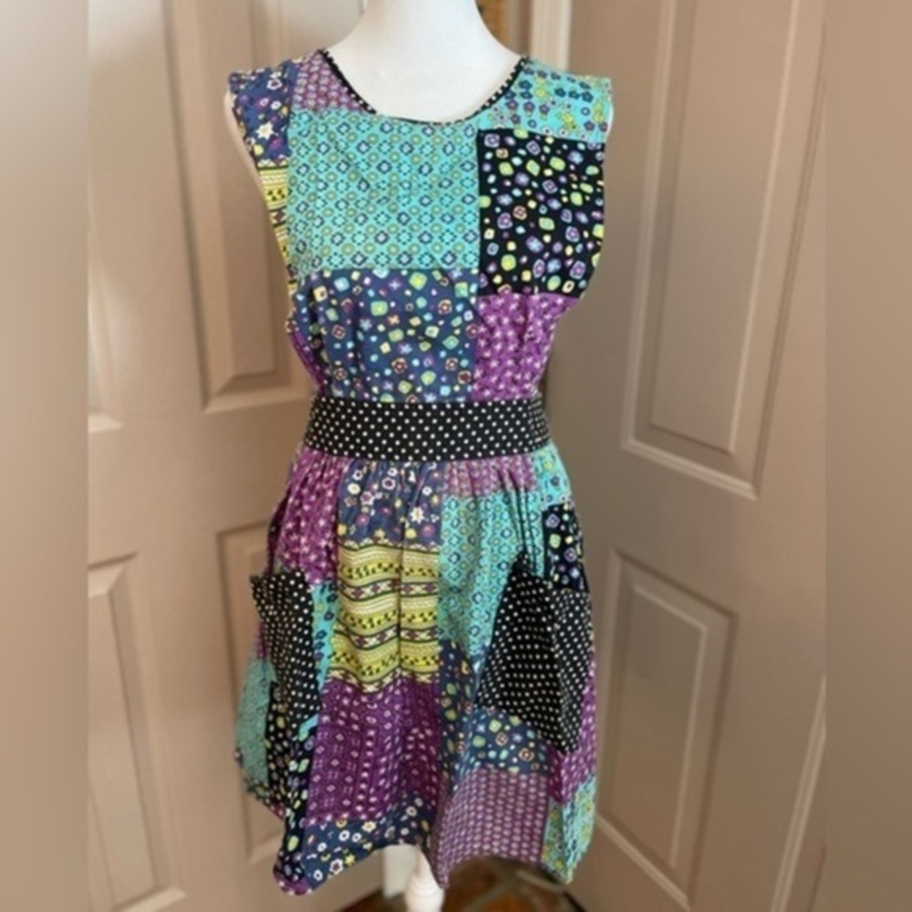 Design House Japanese cotton patchwork 70s apron pinafore house dress w/pockets.